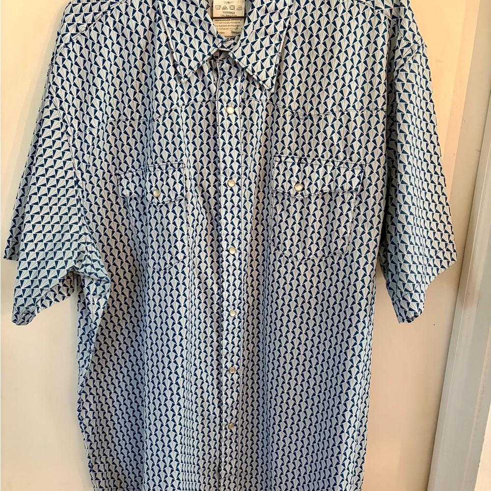 Wrangler Men's Short-Sleeve Button-Down Shirt - Blue & White